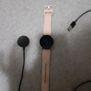 SAMSUNG GALAXY WATCH 4